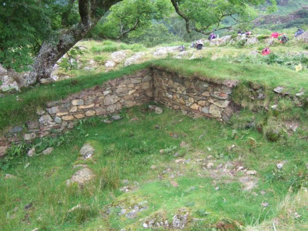 Ruinen vid drakmyternas Dinas Emrys.