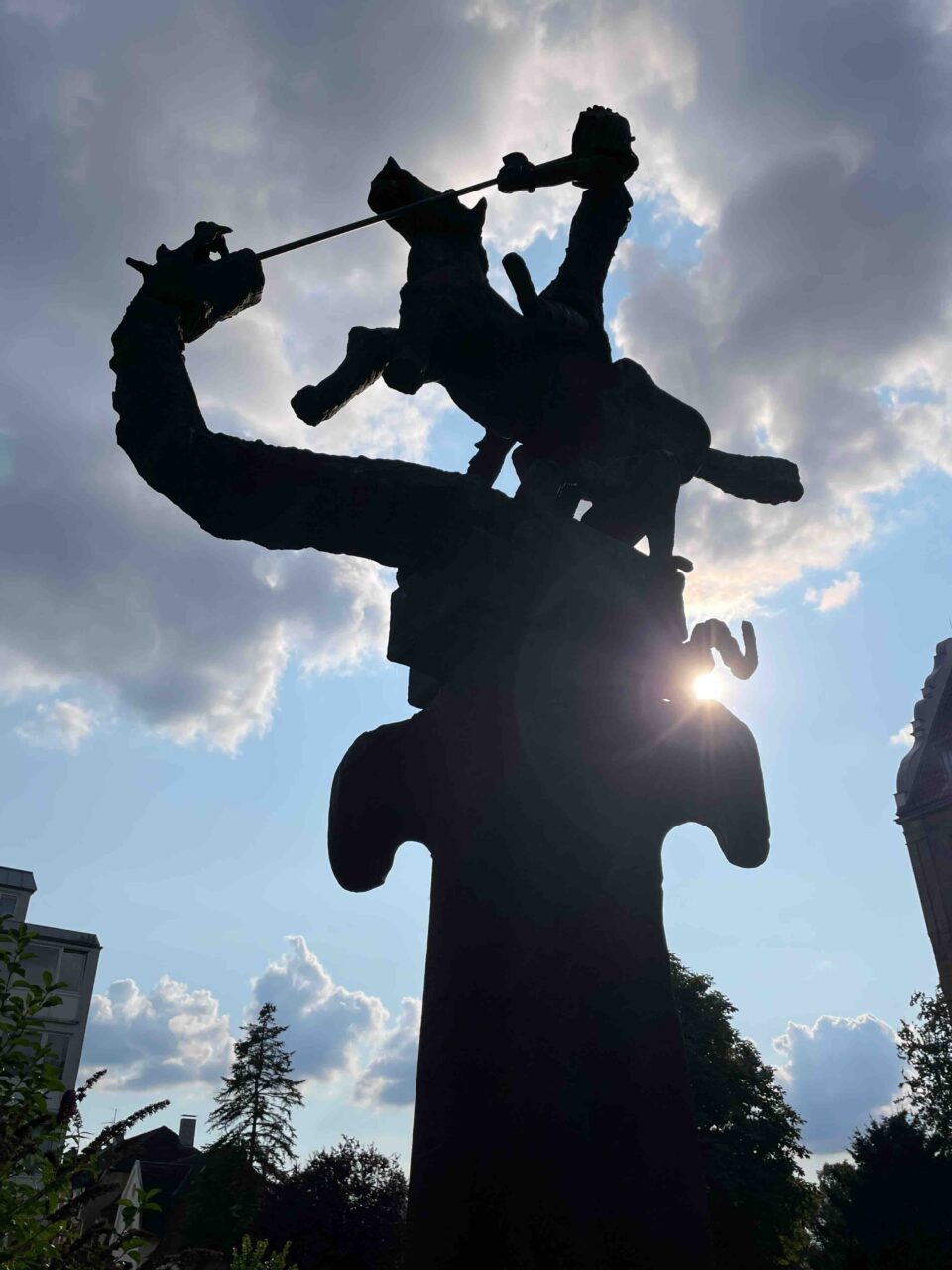 Siluett av Sankt Georg och draken i Hattingen.